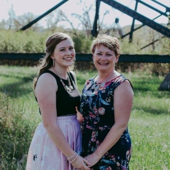 Meet your Posher, Taylor - Picture 1 of 1